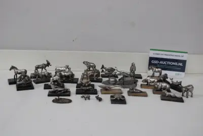 Set metalen dierenbeeldjes van het WWF – kavel bij GSD Auctions, Zoeterwoude