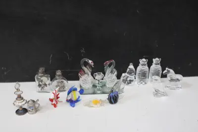 Diverse glas-en metalen miniaturen – kavel bij GSD Auctions, Zoeterwoude