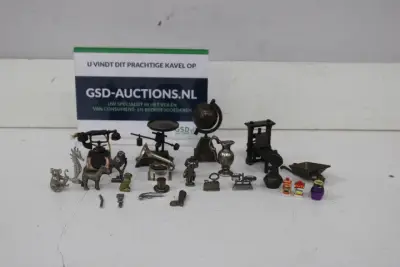 Vintage miniatuur metalen objecten set – kavel bij GSD Auctions, Zoeterwoude