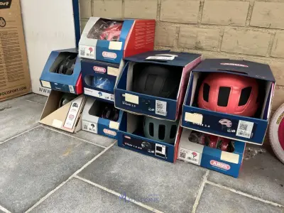 plm 9 fietshelmen ABUS – kavel bij VH Auctions