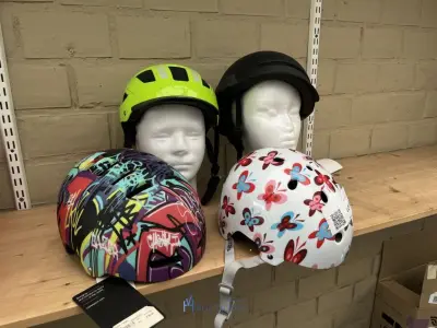 4 fietshelmen – kavel bij VH Auctions