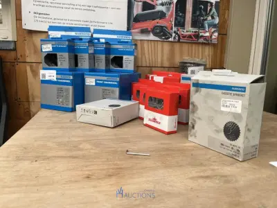 Partij fietsonderdelen SHIMANO en SUNRACE – kavel bij VH Auctions
