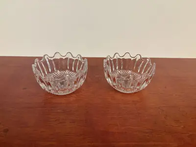 2 kleine glazen schaaltjes – kavel bij GSD Auctions, Zoeterwoude