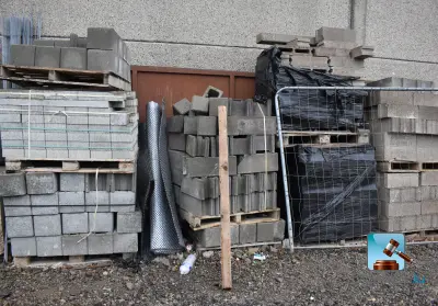 Diverse metselmaterialen – kavel bij Clicpublic
