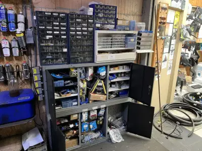 Partij bevestigingsmateriaal – kavel bij VH Auctions
