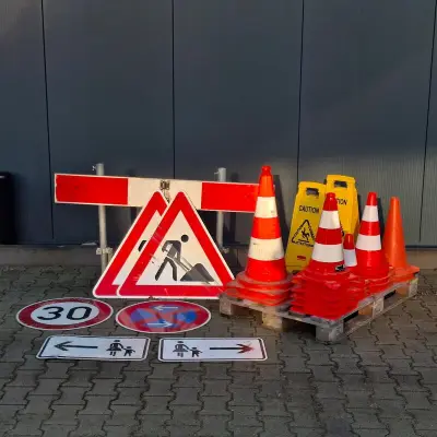 Partij verkeersborden-en kegels – kavel bij Onlineveilingmeester, Raalte