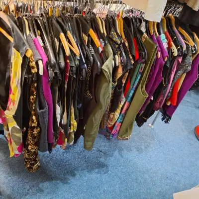 Ca. 78x Gilets – kavel bij Onlineveilingmeester, Drachten