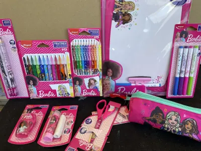 Set kantoor/schoolmateriaal Barbie – kavel bij Openbare Verkopen, Brugge