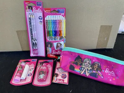 Set kantoor/schoolmateriaal Barbie – kavel bij Openbare Verkopen, Brugge