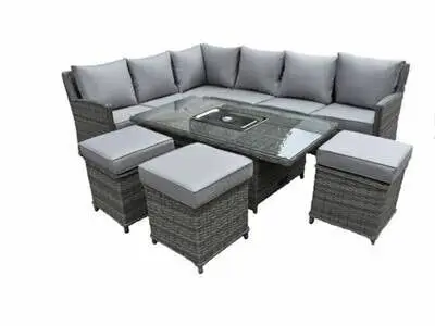 Loungeset 6-delig Brown wicker / licht grijze kussens – kavel bij Openbare Verkopen