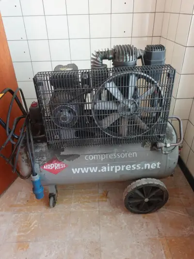 Verrijdbare compressor Airpress – kavel bij Openbare Verkopen, Ruiselede