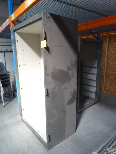 2x Brandkast – kavel bij Openbare Verkopen, Anzegem