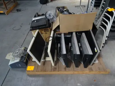 Pallet divers IT materiaal – kavel bij Openbare Verkopen, Anzegem