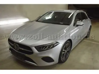 1 Mercedes-Benz A 180 benzine 7-traps DCT "Progressive Line" / standverwarming – kavel bij Zoll-Auktion, Köln