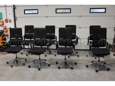 8 draaistoelen van Steelcase, model Please, tweedehands – kavel bij Zoll-Auktion, Berlin