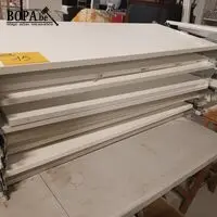 Legplanken voor winkelrek. 10 stuks – kavel bij BOPA Auctions, Ieper