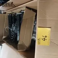 Kleerhangers voor lingerie. 3 dozen – kavel bij BOPA Auctions, Ieper