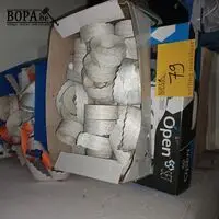 Prijsetiketten. 16 dozen – kavel bij BOPA Auctions, Ieper