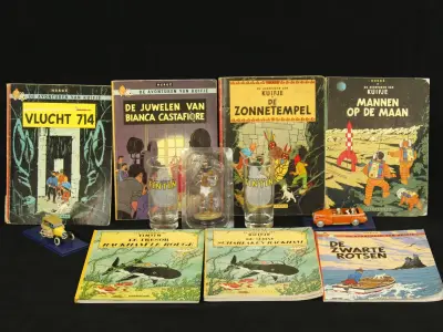 Kuifje lot met 7 stripboeken glazen uit de film en modelauto's – kavel bij De Kringwinkel, Antwerpen