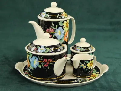 Villeroy & Boch Xenia koffie en thee serveer servies met uitgesproken bloemenmotief – kavel bij De Kringwinkel, Antwerpen