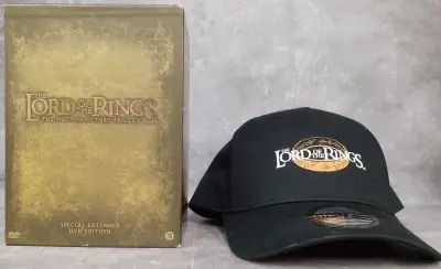 DVD: The Lord of the Rings: The Motion Picture Trilogy Special Extended DVD Edition + Officiële Merch Pet – kavel bij De Kringwinkel, Gent