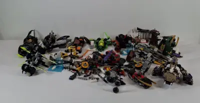 Grote partij LEGO-voertuigen met accessoires: Star Wars, Ninjago, Batman en Ultra Agents – kavel bij De Kringwinkel, Geraardsbergen