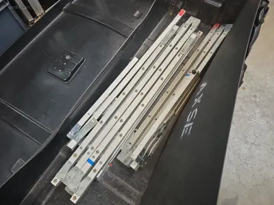 Alu frame met doek NN – kavel bij Auctim, Aartselaar