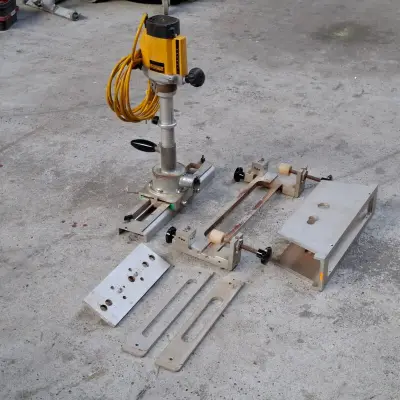 Slotenfreesmachine met mal DeWalt – kavel bij Onlineveilingmeester, Smilde