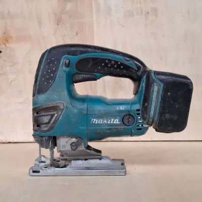 Accu decoupeerzaag Makita, BJV140, bouwjaar 2009 – kavel bij Onlineveilingmeester, Smilde
