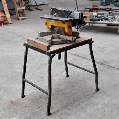Combinatiezaag met onderstel DeWalt, DW711, bouwjaar 2002 – kavel bij Onlineveilingmeester, Smilde