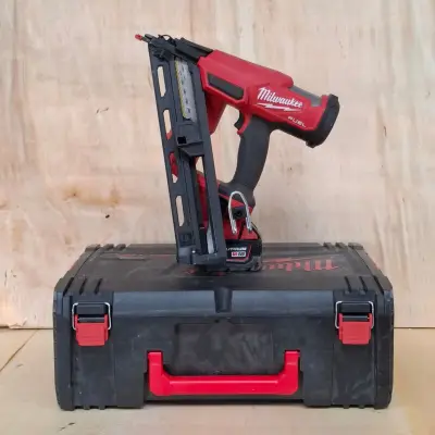 Accu tacker, Milwaukee, M18 FN15GA, 2024 – kavel bij Onlineveilingmeester, Smilde