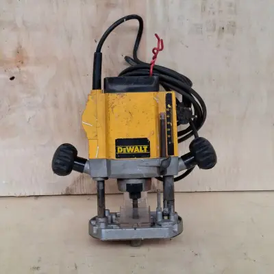 Bovenfrees DeWalt, DW614 – kavel bij Onlineveilingmeester, Smilde