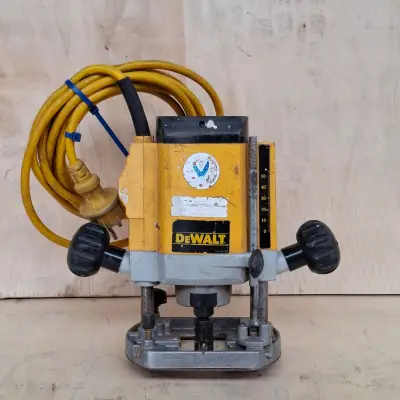 Bovenfrees DeWalt, DW614 – kavel bij Onlineveilingmeester, Smilde