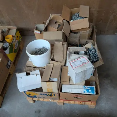 Partij divers ijzerwaar op pallet – kavel bij Onlineveilingmeester, Smilde