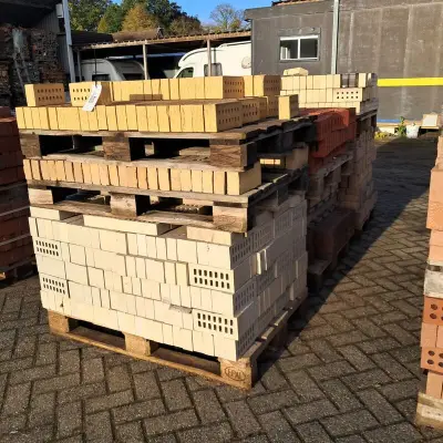 Partij metselstenen op 3x palletplek – kavel bij Onlineveilingmeester, Smilde
