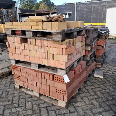 Partij metselstenen op 3x palletplek – kavel bij Onlineveilingmeester, Smilde