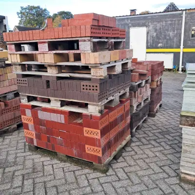 Partij metselstenen op 3x palletplek – kavel bij Onlineveilingmeester, Smilde
