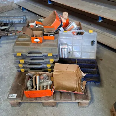 Assortiment (gas)tacker toebehoren o.a. Paslode – kavel bij Onlineveilingmeester, Smilde