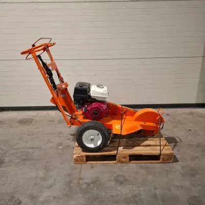 Boomstronkenhakselaar 13pk, Dosko, 337-13H, 2018 – kavel bij Onlineveilingmeester, Heerenveen