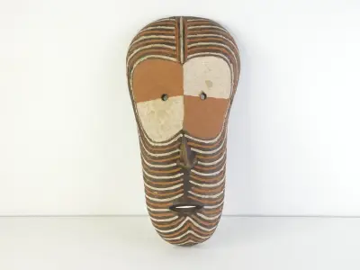 Decoratief Afrikaans houten masker – kavel bij De Kringwinkel, Heverlee