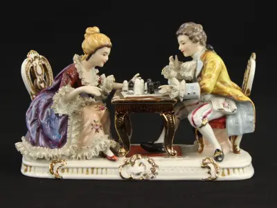 Porseleinen Beeld Schakend Koppel (Rococo / Dresden / Meissen Stijl) – kavel bij De Kringwinkel, Antwerpen