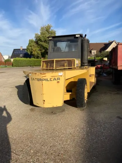 Heftruck met vork CATERPILLAR V250B – kavel bij Auctionline, Sint-Gillis-Waas