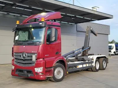 Mercedes Antos 2542 Containersystem 20tons Meiller Containersystem Day cab Lift + Steering axle Automatic Euro 6 – kavel bij BAS World Auctions, Veghel