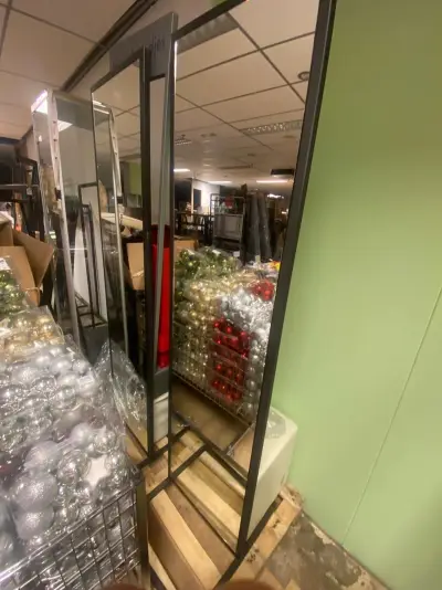 Partij winkelinventaris – kavel bij Onlineveilingmeester, Damwâld