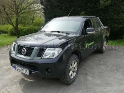 1 Nissan Navara 2.5 dCi DPF Double Cab XE 4x4 – kavel bij Zoll-Auktion, Troisdorf