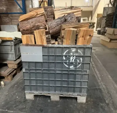 1 Palletbox den hout – kavel bij Belga Veilingen, Lummen