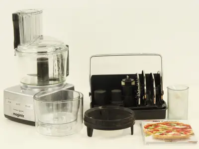 Magimix Compact 3200XL keukenrobot met accessoires en kookboek – kavel bij De Kringwinkel, Antwerpen