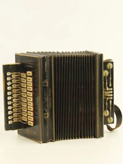 Antieke accordeon Felix Callewaert Lichtervelde – kavel bij De Kringwinkel, Antwerpen