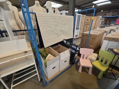 (10x) Winkelinrichting en huishoudtoestellen – kavel bij Auctim, Aartselaar