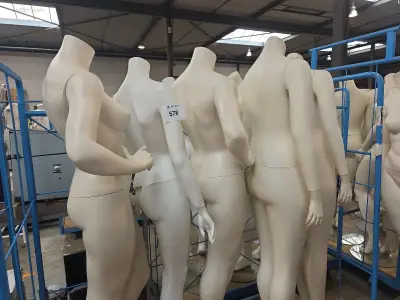 (9x) diverse paspoppen Eurodisplay – kavel bij Auctim, Aartselaar